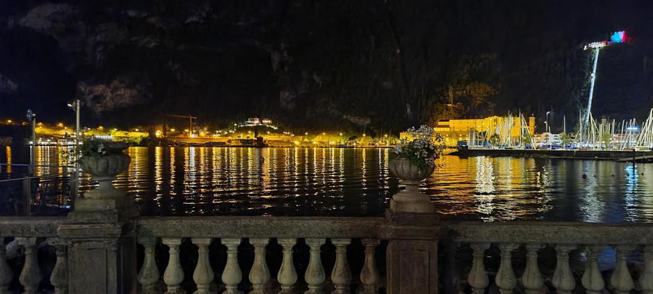 Infinite Blue Apartment Riva del Garda Exterior photo